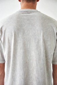 T-shirt surdimensionné imprimé en vinyle thermocollant, effet délavé et vieilli, avec accents uniques aux épaules, manches courtes, col rond - Product Image 3