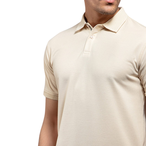 เสื้อเชิ้ตผู้ชายสีเบจ คอปกและปลายแขนเสื้อแบบริบ ผ้าฝ้าย 100% ระบายอากาศได้ดี สวมใส่สบาย ลำลอง มีสไตล์ แขนสั้น แฟชั่นทันสมัย - Product Image 2