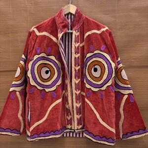 Veste en velours Suzani brodée à la main, style bohème, pour femme, manteau Suzani, vêtement d'hiver, blazer unisexe, cadeau de Noël idéal - Product Image 1