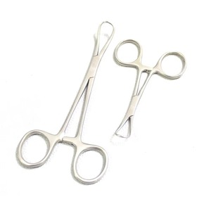 Pinza de Toalla Backhaus de Acero Inoxidable Quirúrgico, Instrumento Manual de Precisión para Drapeado, 90mm, 17-251-190, Hermann Meditech Serie Pro - Product Image 1