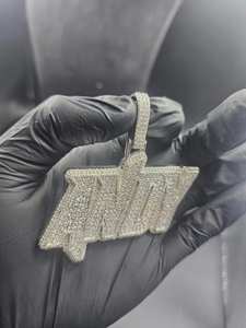 จี้ฮิปฮอปแบบกำหนดเอง เครื่องประดับหรูหรา เงินแท้ 925 ประดับเพชรโมอิสซาไนต์ VVS จี้ตัวอักษรชื่อย่อ สำหรับเป็นของขวัญวันเกิด - Product Image 3