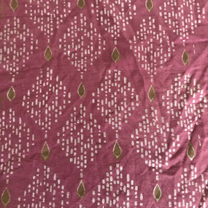 Tela de algodón estampada a mano con motivos dorados |   Textil Étnico Indio Estampado para Prendas de Vestir - Product Image 1