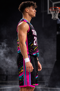 Ensemble d'uniformes de basketball réversibles personnalisés en gros pour hommes et femmes, haute qualité, 100 % polyester, séchage rapide, respirant, maillot à col en V - Product Image 3