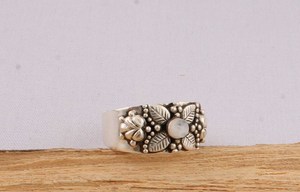 Bague de mariage pour femme en argent 925 avec pierre de lune arc-en-ciel, sertissage clos, motif feuille sculptée, pierre précieuse naturelle classique, personnalisable - Product Image 3