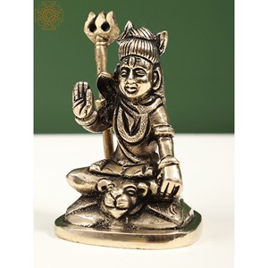 Petite sculpture en laiton Mahadeva Shiva de 3 pouces fabriquée à la main en Inde - Product Image 3