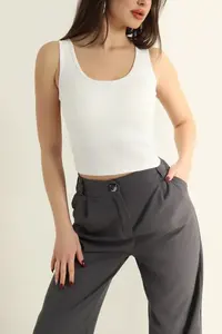 Débardeur de sport pour femme 2026, idéal pour l'entraînement en extérieur, personnalisable avec votre logo, fabriqué par EVERGLOW - Product Image 6