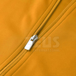 Survêtement de sport au design professionnel avec matière douce au toucher, élégant pour les séances d'entraînement. - Product Image 5