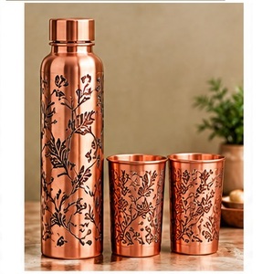 Juego de Botella de Agua de Cobre Hecha a Mano con 2 Tazas, Frasco Floral Grabado con Tapa, Botella Portátil para Bebidas - Product Image 6