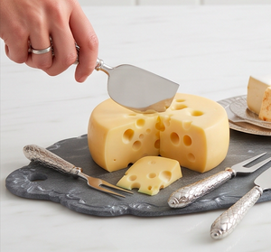 Juego de 3 piezas de cuchillos para queso de acero inoxidable, tenedor y cuchillo para servir queso con mango plateado texturizado para uso en la cocina. - Product Image 4