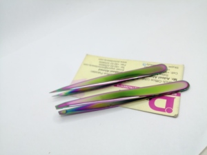 Latest Style Eyebrow Tweezers Stainless Steel Custom Logo Slanted Pointed Tips Hair plucking Eyebrow Tweezers In Pakistan - Product Image 6