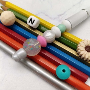 Perle de silicone de vente chaude avec des points colorés à l'intérieur du stylo à bille en gros cadeau de bricolage avec des cadeaux de nouveauté populaires de conception perlée - Product Image 3