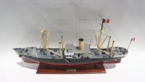 Modèle de paquebot en bois Pachamac fait main - Maquette de navire de croisière vintage pour la décoration de la maison ou du bureau - Product Image 5