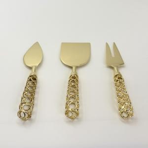 Ensemble de 3 couteaux à fromage en acier inoxydable doré de qualité supérieure, fabriqués à la main, avec manche en fil de fer, pour la présentation sur la table - Product Image 3