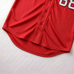 Camiseta de Béisbol Roja Personalizada con Botones al Frente, Manga Corta, Malla Transpirable, Nombre del Equipo y Número - Product Image 5