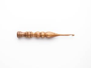 เข็มโครเชต์ไม้ทำมือรักษ์โลก พร้อมด้ามจับมุก สำหรับงานถักโครเชต์ งานฝีมือ ศิลปะพื้นบ้าน ของตกแต่งบ้าน โดย Curio Craft - Product Image 1