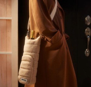 ที่ใส่ขวดไวน์ขนแกะเทียม - Product Image 3