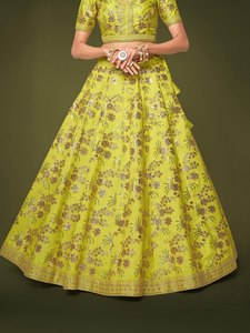 Conjunto de Lehenga Verde Bordado con Flores y Dupatta con Cuentas, Traje de Novia para Boda, Vestido para Festivales - Product Image 5