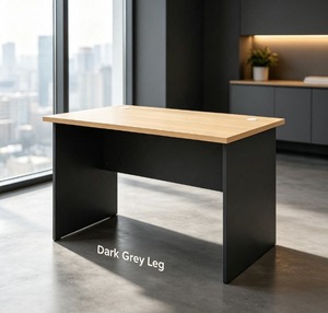 Escritorio de Oficina Moderno y Duradero con Superficie de Madera Rectangular, Marco Negro, Ensamblaje DIY, Muebles Comerciales para Oficina en Casa - Product Image 1