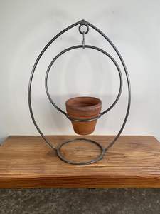 Soporte de hierro para colgar macetas en interiores, perfecto para apartamentos, eleva las plantas con un diseño vertical que ahorra espacio. - Product Image 2