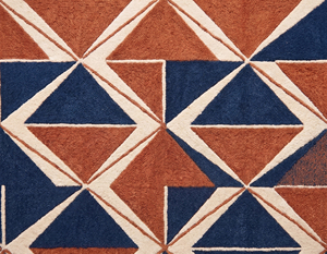 Tapis géométrique moderne en laine bleu marine, motif triangulaire entrelacé, tapis à motifs diamantés, accents linéaires ivoire, antidérapant, respectueux de l'environnement - Product Image 4