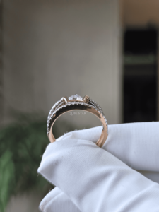 Anillo de Diamante Cultivado en Laboratorio, Redondo, 0.60 Ct, Oro, Doble Banda, Geométrico, Diseño Abierto, Joyería de Compromiso para Mujer - Product Image 2