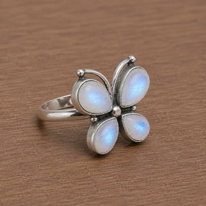 Elegante Anillo de Piedra Lunar Arcoíris Natural con Forma de Mariposa para Mujer, Joyería Única, Regalo Especial para Mamá - Product Image 1