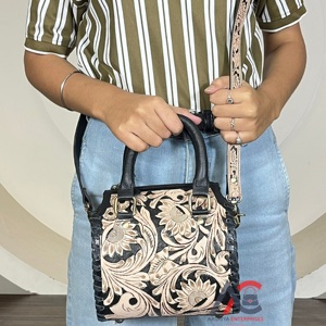 Bolsos de Viaje de Cuero Vacuno Genuino Hechos a Mano de Primera Calidad 2026, Bolsos Cruzados con Diseño Floral Western para Mujer - Product Image 1