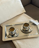 Plateau de service décoratif de luxe en argent plaqué, avec gravure florale ornée, en métal traditionnel pour présentation sur table de mariage
