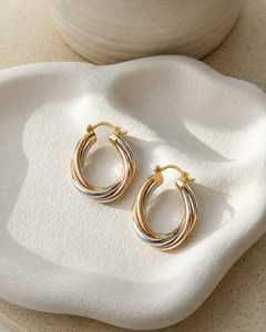 Boucles d'oreilles créoles haut de gamme en argent sterling 925 bicolore, plaqué or et rhodium, torsadées, fournisseur de bijoux personnalisés - Product Image 4