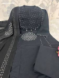 Collection de Kurti-Dupatta longue coupe A en coton de haute qualité 60-60 avec imprimé Bandhej et ensemble pantalon pour femme - Exportateur de mode - Product Image 3