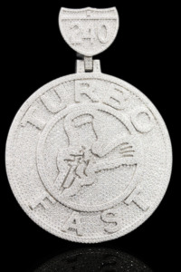 Colgante Turbo Fast Shield, Aleación Plateada, Estilo Hiphop, con Cristales de Imitación, Amuleto Temático, Joyería Unisex para Regalo - Product Image 2