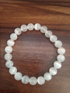 Bracelet en quartz perlé classique Amaira Jewels, forme de boule de cristal blanc, design vintage unisexe, imitation plaqué rhodium, mariage - Product Image 6