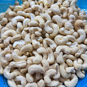 Trusted Supplier W180 W320 Cashew <b>Nuts</b> Vietnam Cashew <b>Nuts</b> Wholesale Santigo Cashew Vietnam From Santigo Vietnam - Product Image 1