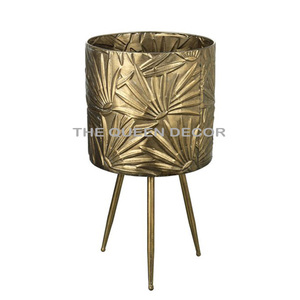 Décoration élégante pour centres de table : Pot et support à fleurs en aluminium plaqué or pour balcon, fournitures en gros - Product Image 1