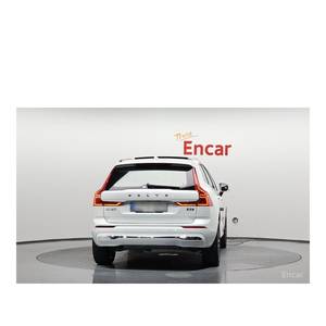 Volvo XC60 B5 Ultimate 2023 con Volante a la Izquierda, Caja de Cambios Automática, Asientos de Cuero, Cámara Trasera - 29,289 km - Product Image 4