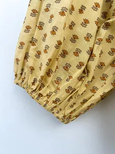 Vestido Mini Casual de Verano con Estampado Floral Amarillo Bohemio, Manga Abullonada de Algodón, Corte Holgado y Cuello con Lazos - Product Image 4
