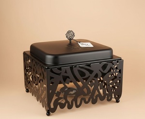 Plat de service isotherme noir mat moderne avec support à motif islamique – Collection de vaisselle de luxe du Moyen-Orient pour garder les aliments au chaud - Product Image 1