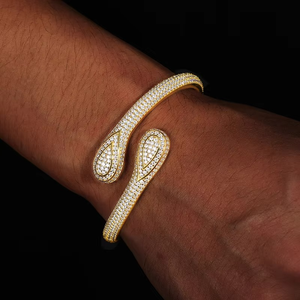 กำไลข้อมือแบบเปิดรูปทรงหยดน้ำประดับเพชรทองคำขาว 14K  ฝังเพชรเต็มวงแบบไมโครเพฟ - Product Image 1