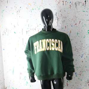 Sudadera FRANCISCAN DARK HUNTER con cuello alto, 100% color crema, con apliques bordados, cuello ancho, CLUSH SPORTS - Product Image 2