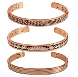 กำไลข้อมือทองเหลืองทองแดงสามชิ้นทำด้วยมือของชาวอินเดียกำไลข้อมือเครื่องประดับรักษาอายุรเวทแบบดั้งเดิมสำหรับผู้ชายและผู้หญิง - Product Image 1