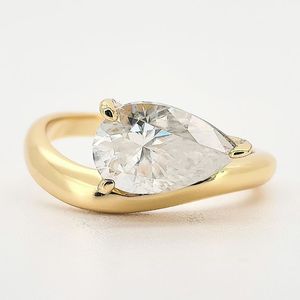 Anillo de Compromiso de Moissanita Cultivada en Laboratorio, Minimalista, Chapado en Oro de 14k, Banda Trenzada, Solitario en Forma de Lágrima, Unisex, Regalo de Boda - Product Image 2