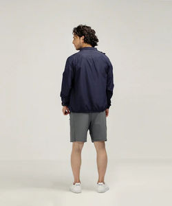 Chaqueta cortavientos impermeable para hombre, chaqueta para nieve, diseñada para uso en exteriores en invierno, protección contra lluvia y nieve, y fácil movimiento. - Product Image 2