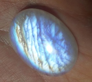 Qualité d'exportation 100% naturel taille libre bonne qualité arc-en-ciel pierre de lune pierres précieuses en vrac Cabochons poire coupe bijoux fabrication pierre en vrac - Product Image 2