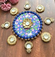 Collection AARNA - Porte-bougie en métal artisanal de style nordique, avec fleurs artificielles, respectueux de l'environnement, pour les festivals indiens
