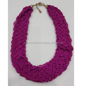 Collar de resina único y muy demandado para amantes de la joyería artesanal disponible con calidad y precio de exportación. - Product Image 5