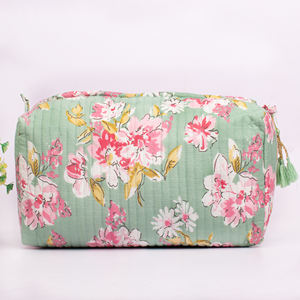 กระเป๋าเครื่องสำอางแบบพับได้ ผลิตจากผ้าฝ้ายเนื้อนุ่ม กันน้ำ เป็นมิตรต่อสิ่งแวดล้อม ขนาดใหญ่ ใส่ของได้เยอะ  สำหรับทุกเพศ  รับผลิตตามแบบ - Product Image 3