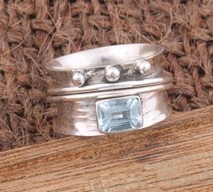 แหวนเงินแท้ 925 ประดับบลูโทแพซ แหวนหมุนได้ แหวนพลอยธรรมชาติ แหวนสำหรับผู้ที่มีความวิตกกังวล แหวนสไตล์โบโฮแบบตอกลาย แหวนฟิดเจ็ตสำหรับผู้หญิง - Product Image 3