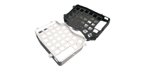 Caja de aluminio con aletas de refrigeración y orificios de montaje para componentes electrónicos - Product Image 3