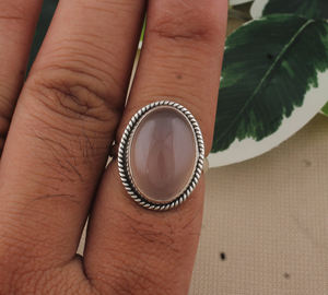 แหวนเงินแท้ 925 ประดับพลอยเทอร์ควอยซ์ทรงรีแบบฝังขอบ งานแฮนด์เมด สไตล์คลาสสิกสำหรับผู้หญิง เสริมสร้างความรักในตัวเอง ขายส่ง - Product Image 2