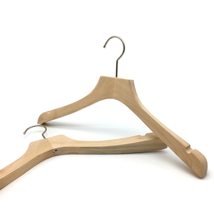 Percha de Madera Minimalista con Gancho de Acero Inoxidable para Armario, Perchas de Madera Modernas de Buena Calidad con Logotipo Personalizado - Product Image 2